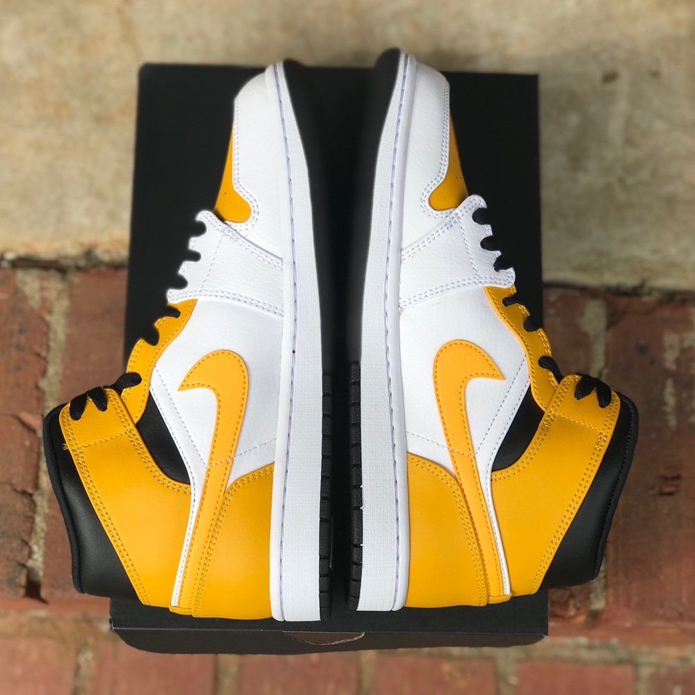 Air Jordan 1 University Gold Sz 8.5 (2021) - Picture 6 of 9